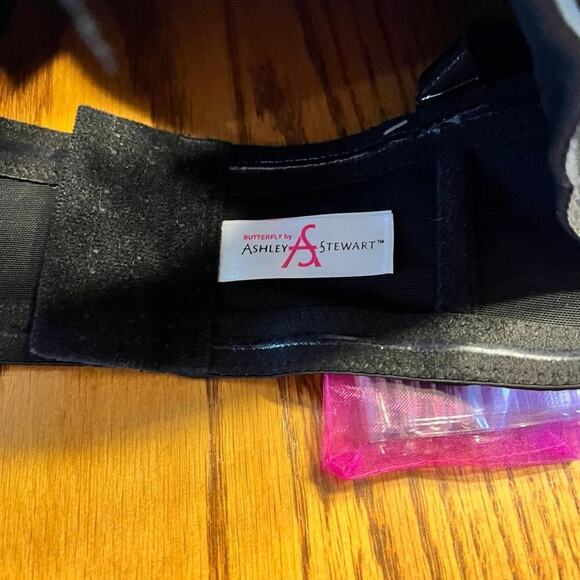 ASHLEY STEWART 42D bra, convertible butterfly, black with partial lace - Picture 8 of 12